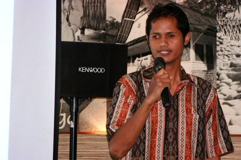 Sudirman Abdul Talib, 31, a victim of the 2004 Australian Embassy bombing, believes some terrorists do not understand the impact of their actions. [Elisabeth Oktofani/Khabar]